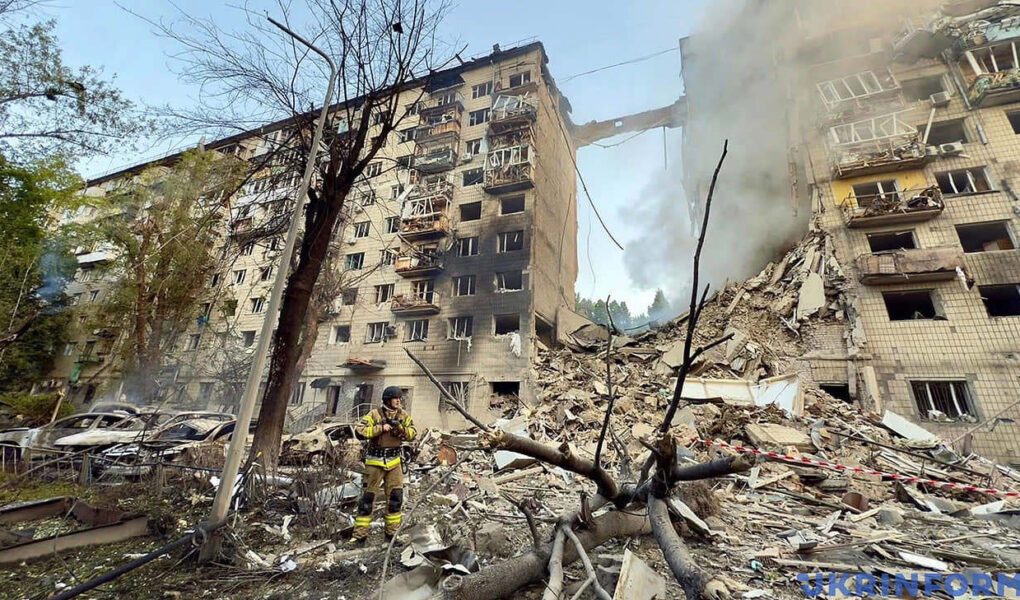 Russia Ramps Up Aerial Assaults: Kyiv Civilians Caught in the Crossfire
