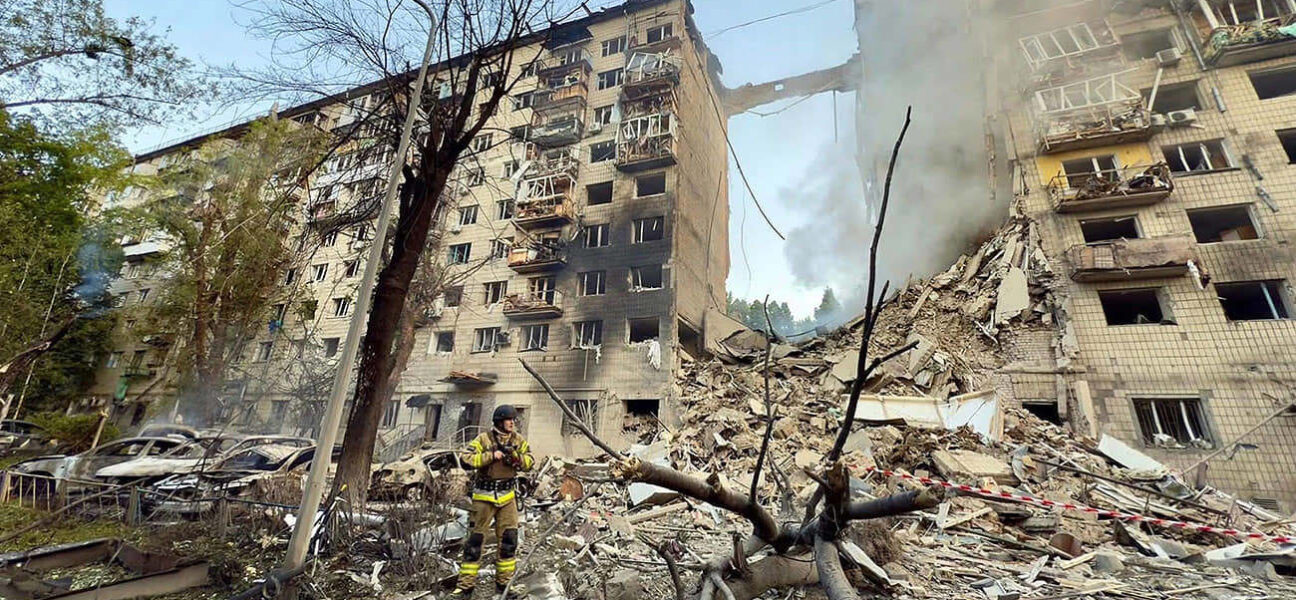 Russia Ramps Up Aerial Assaults: Kyiv Civilians Caught in the Crossfire