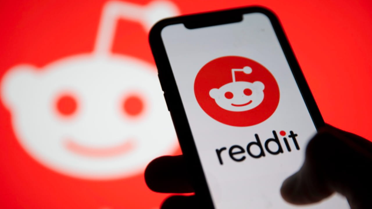 Reddit Q2 Earnings Boom: AI Tools and Ad Innovation Power Growth