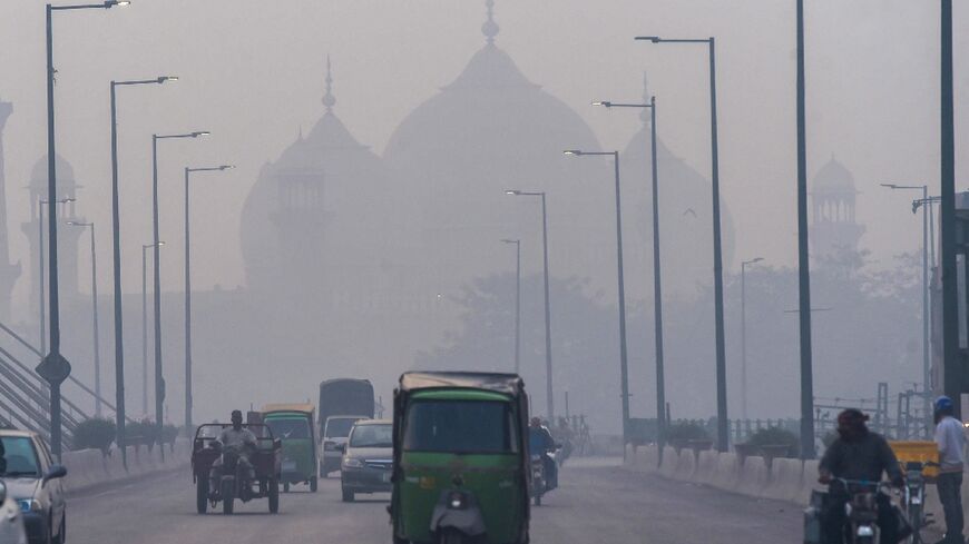 Lahore Tops Global Pollution Charts as Smog Emergency Grips Pakistan's Cultural Capital