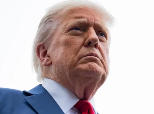 Trump Considers Iran Strikes to Spark Fresh Anti-Regime Protests