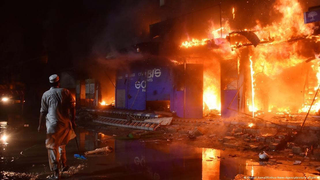 Business Community Rallies for Traders